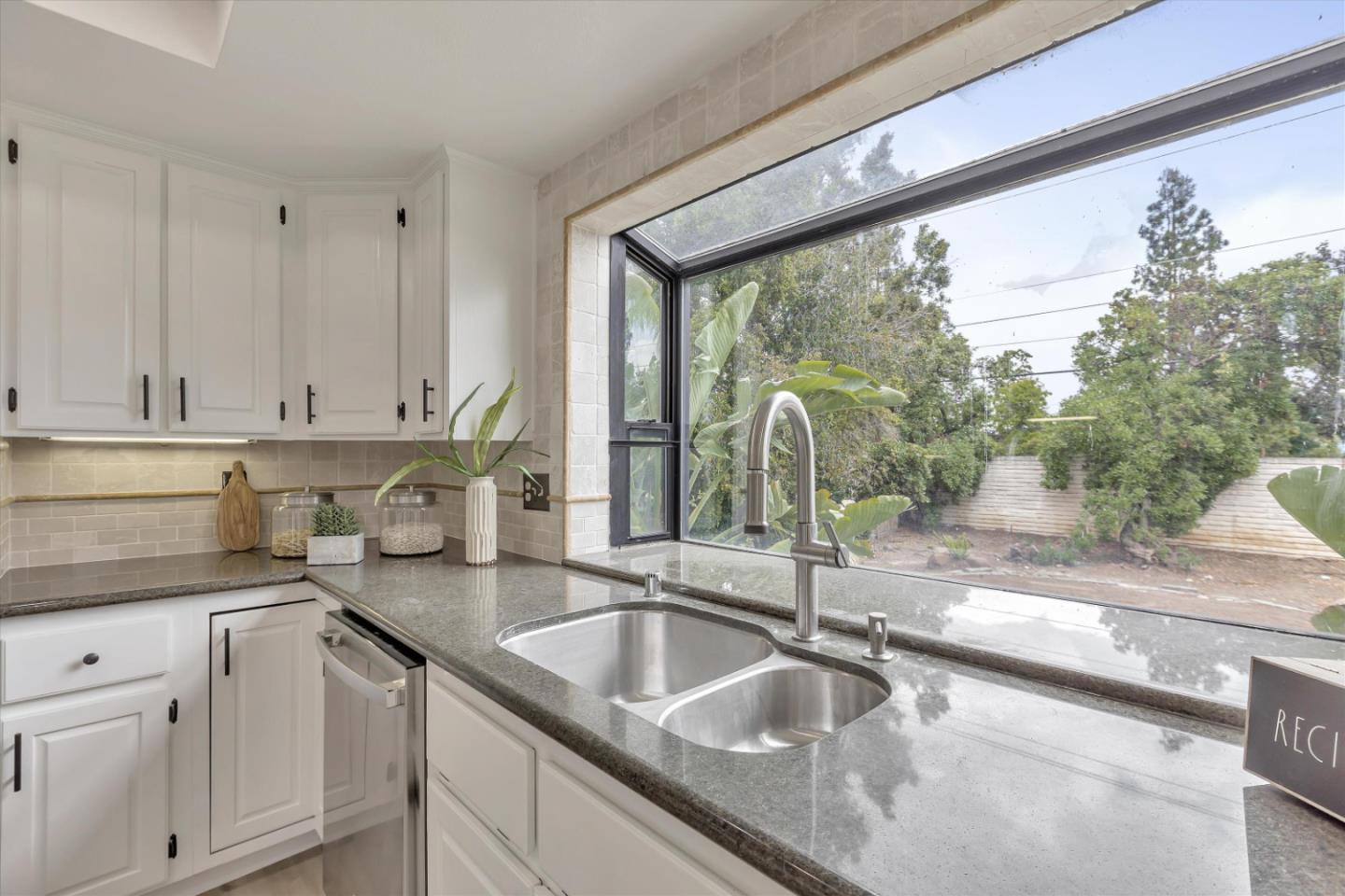 5954 Porto Alegre Drive