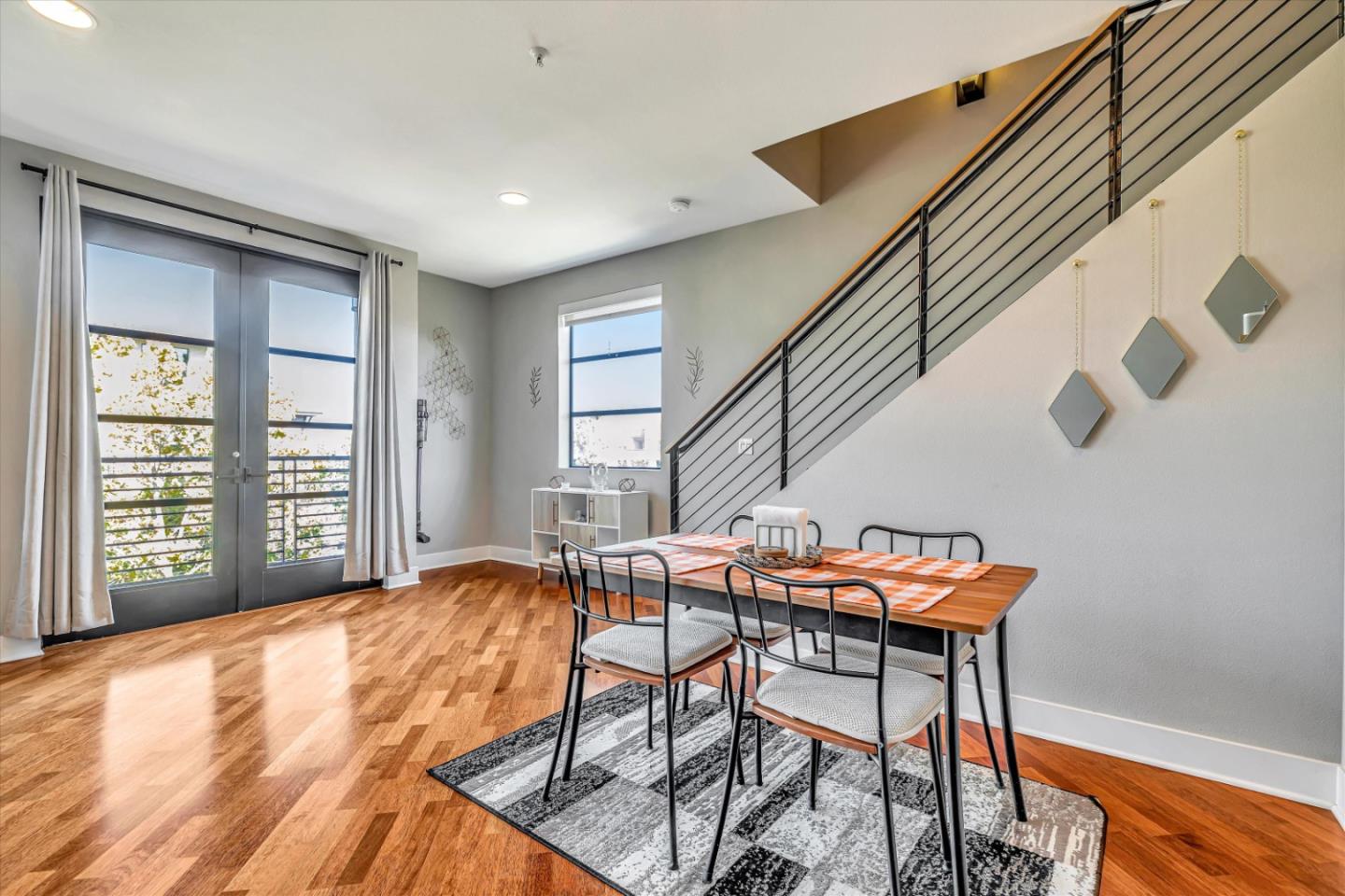 350 E Mission Street Unit: 206