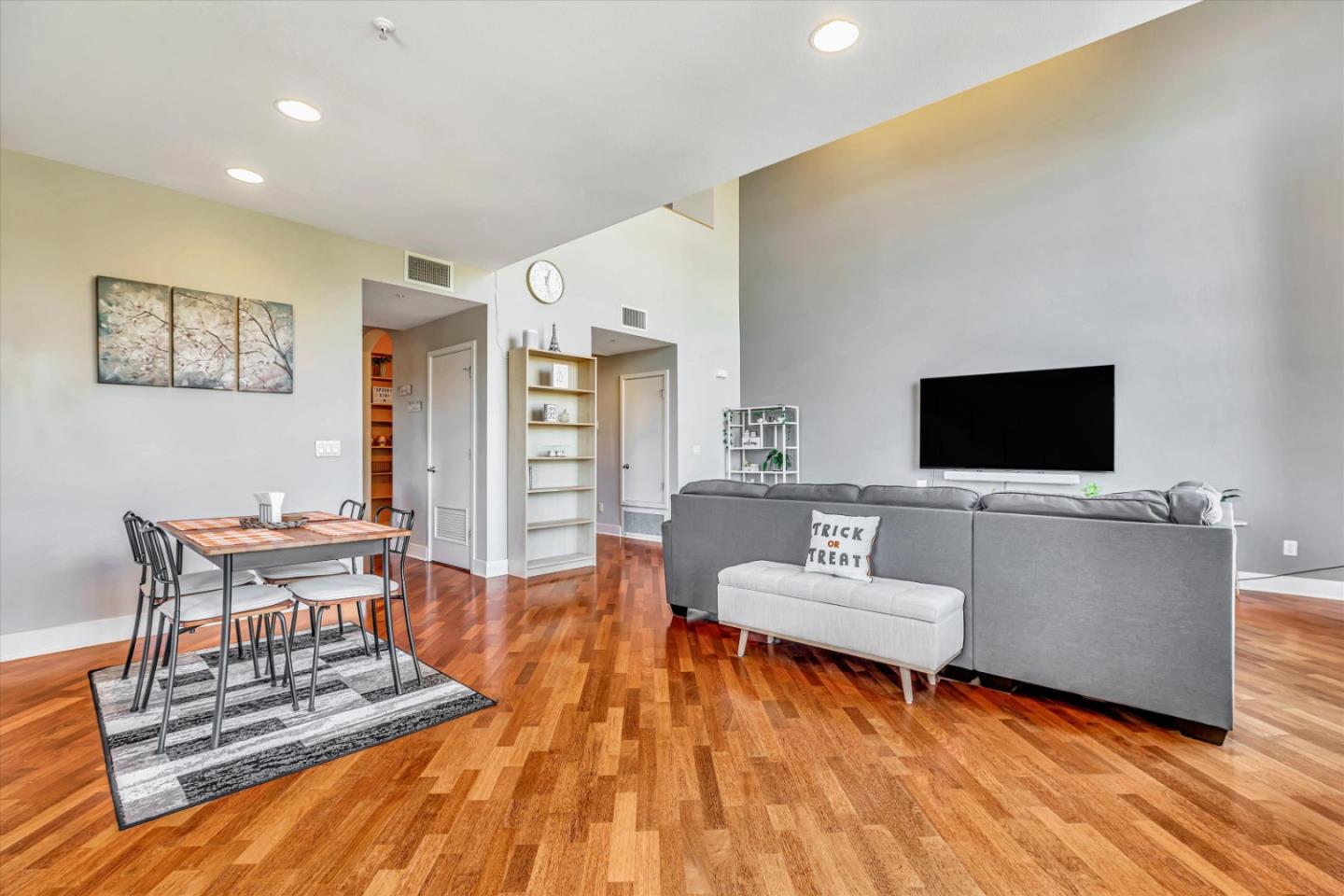 350 E Mission Street Unit: 206