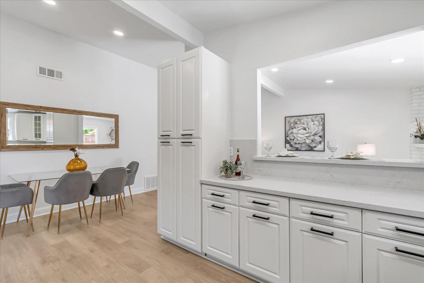 6495 Du Sault DR