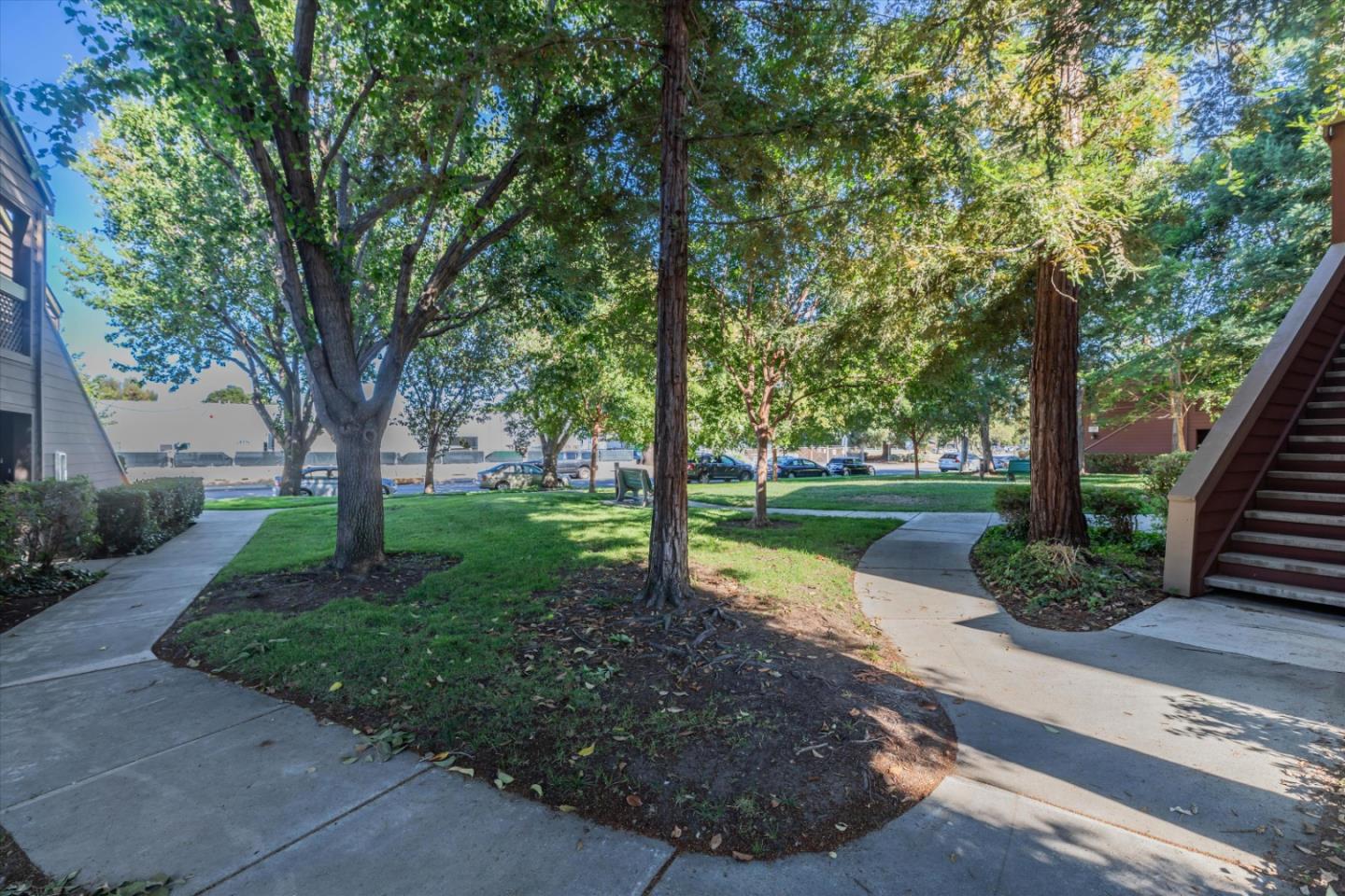 1078 Yarwood CT
