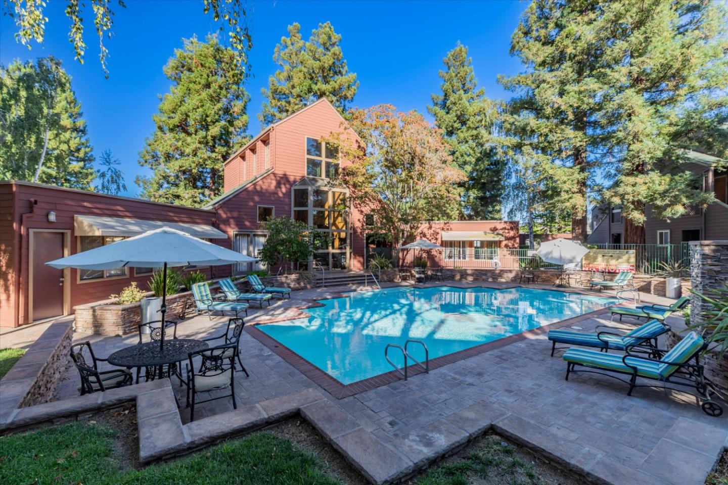 1078 Yarwood CT
