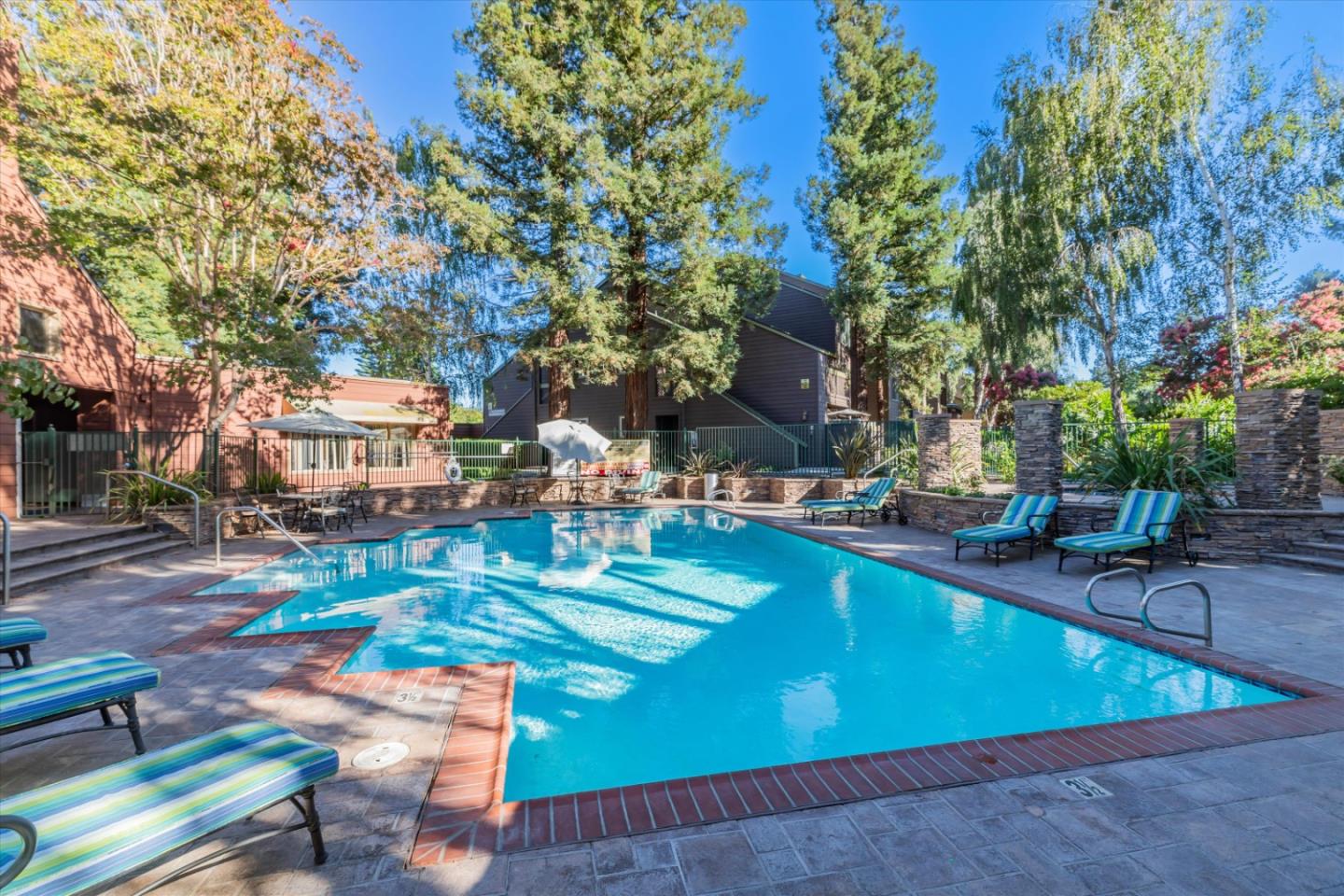 1078 Yarwood CT