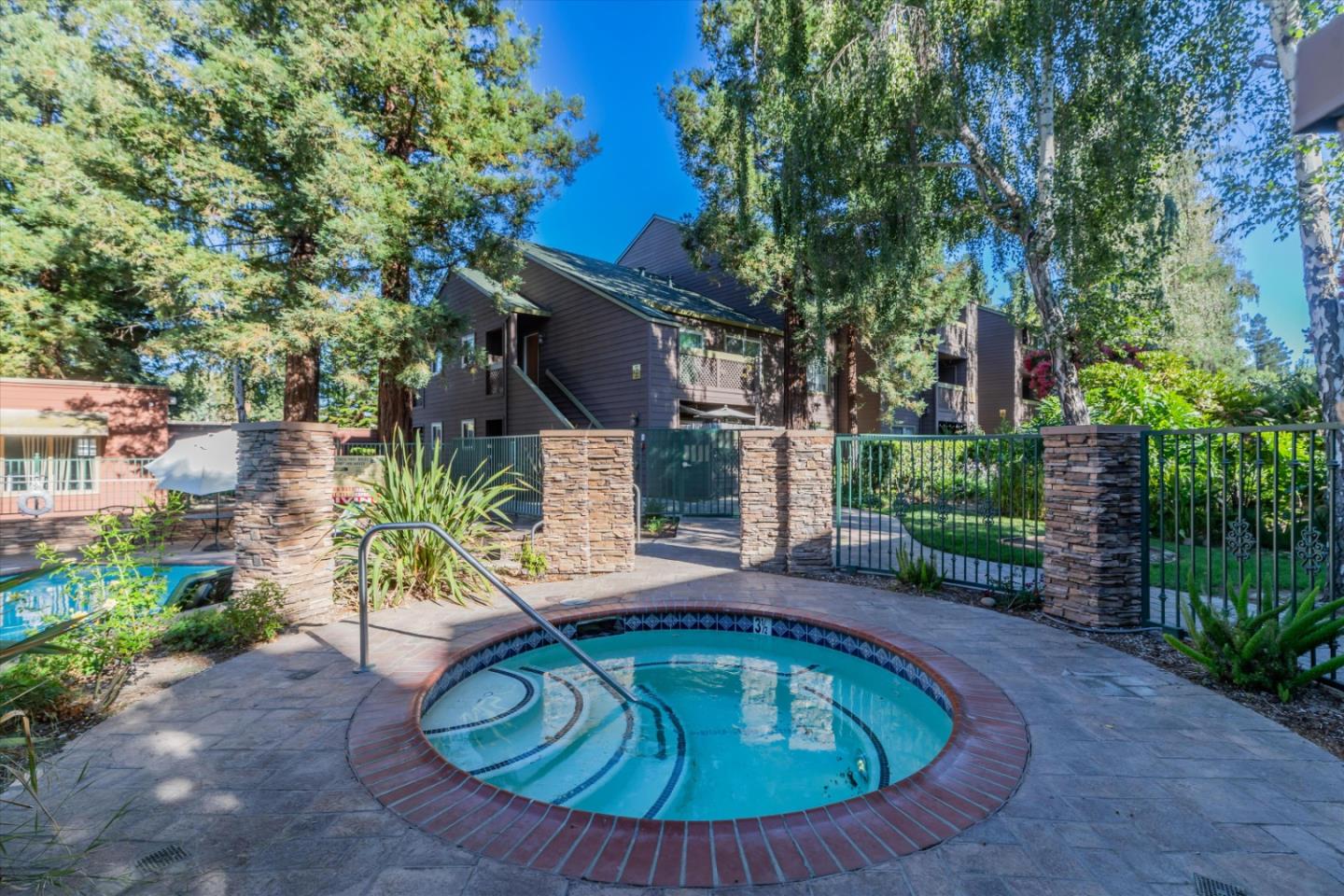 1078 Yarwood CT