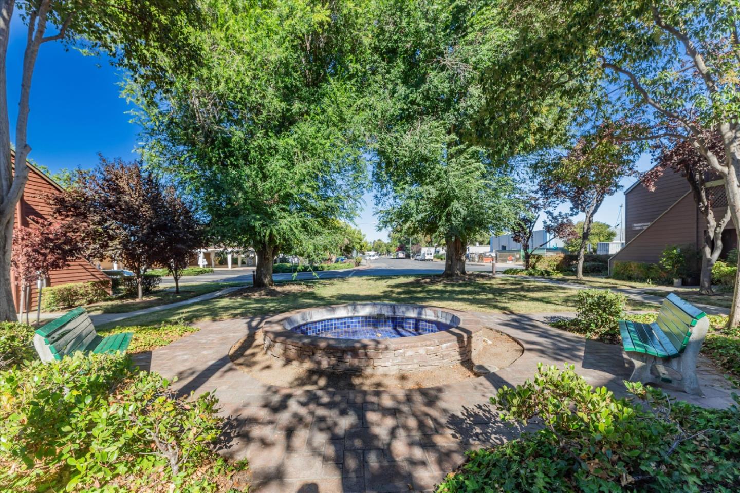 1078 Yarwood CT