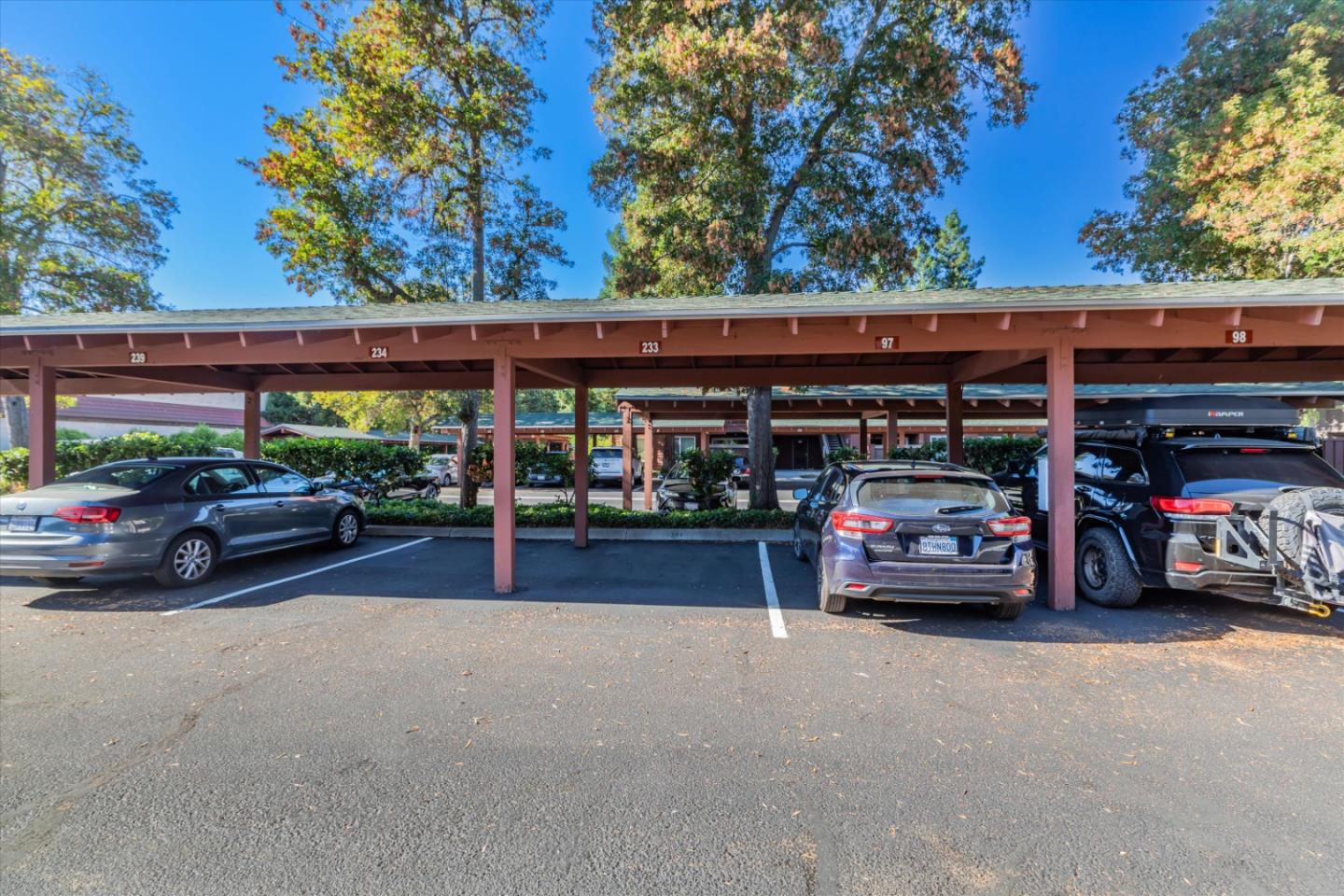1078 Yarwood CT
