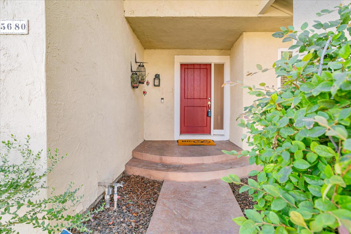 5680 Silver Leaf RD