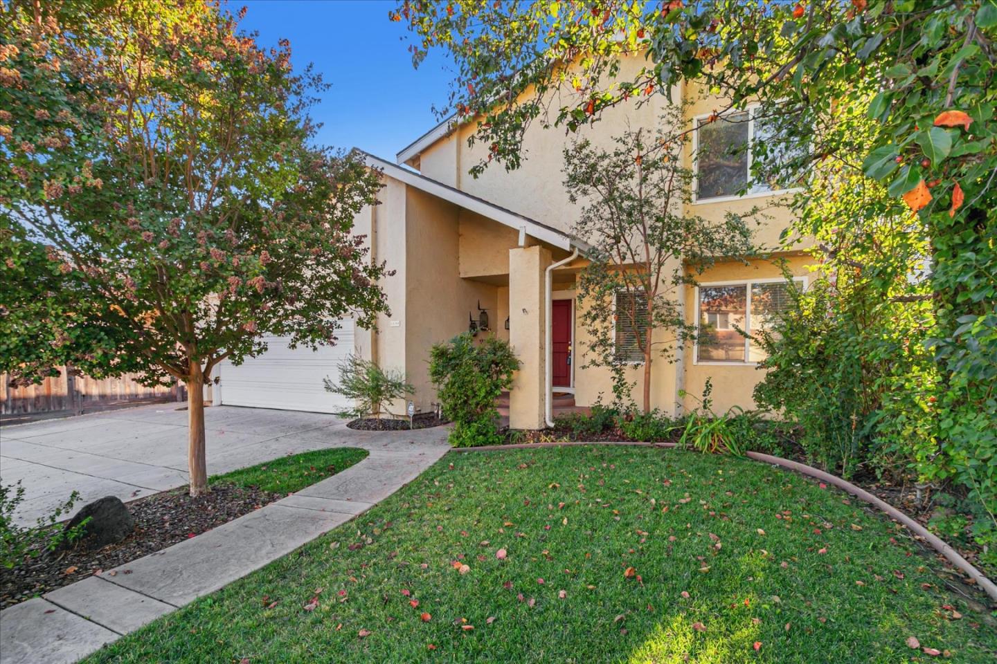 5680 Silver Leaf RD