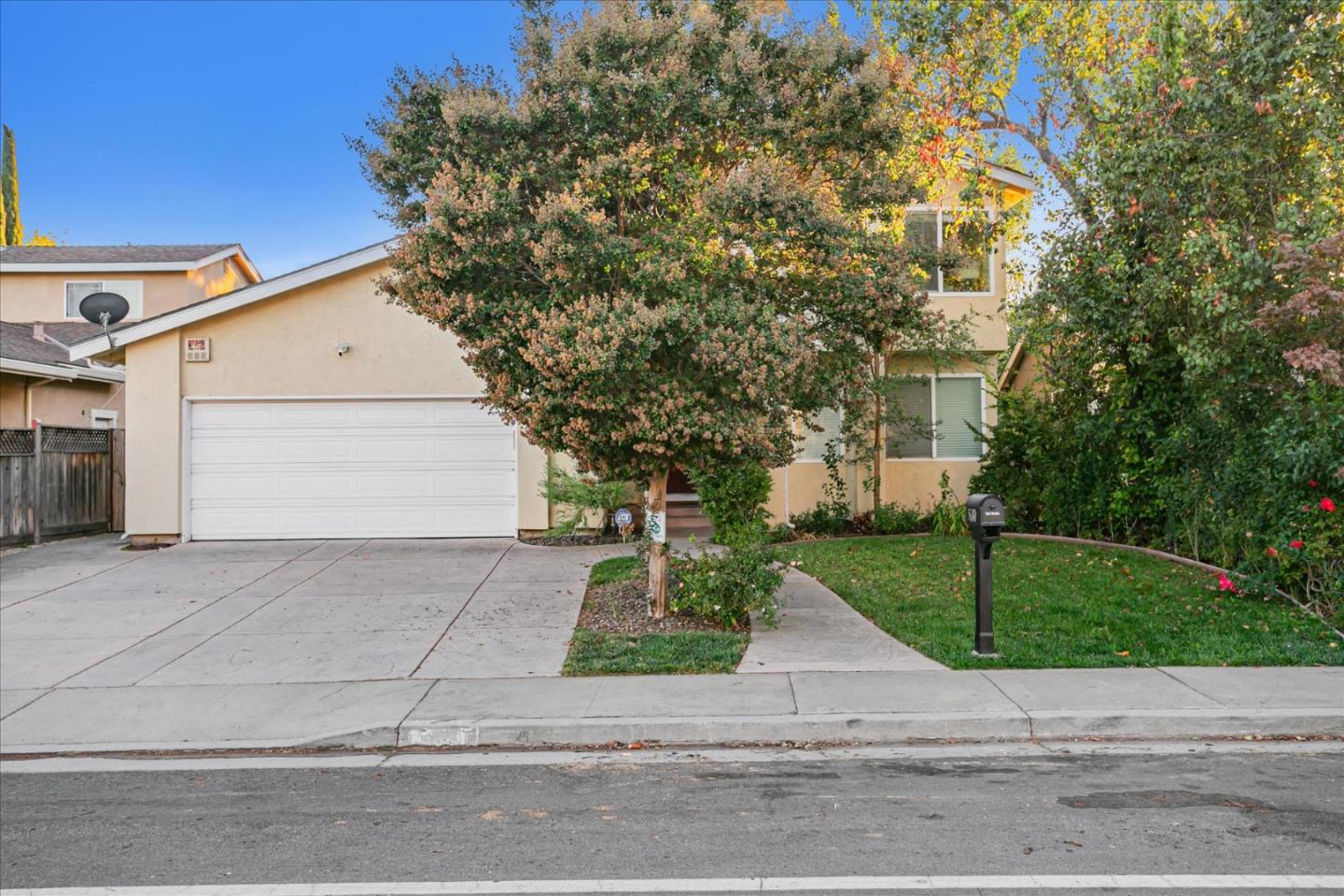 5680 Silver Leaf RD