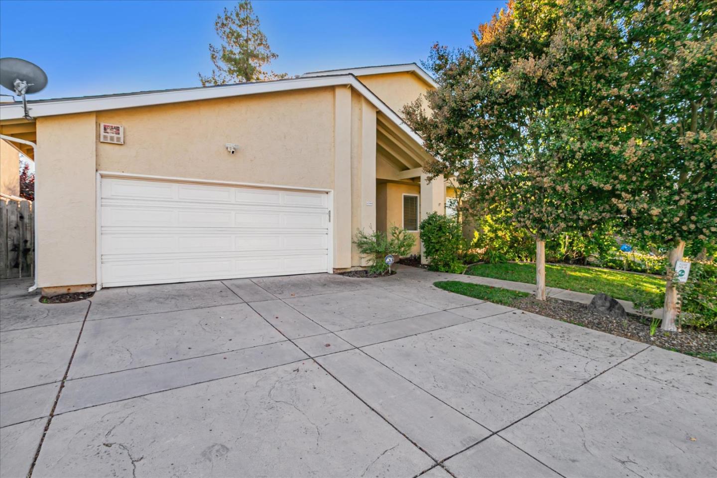 5680 Silver Leaf RD
