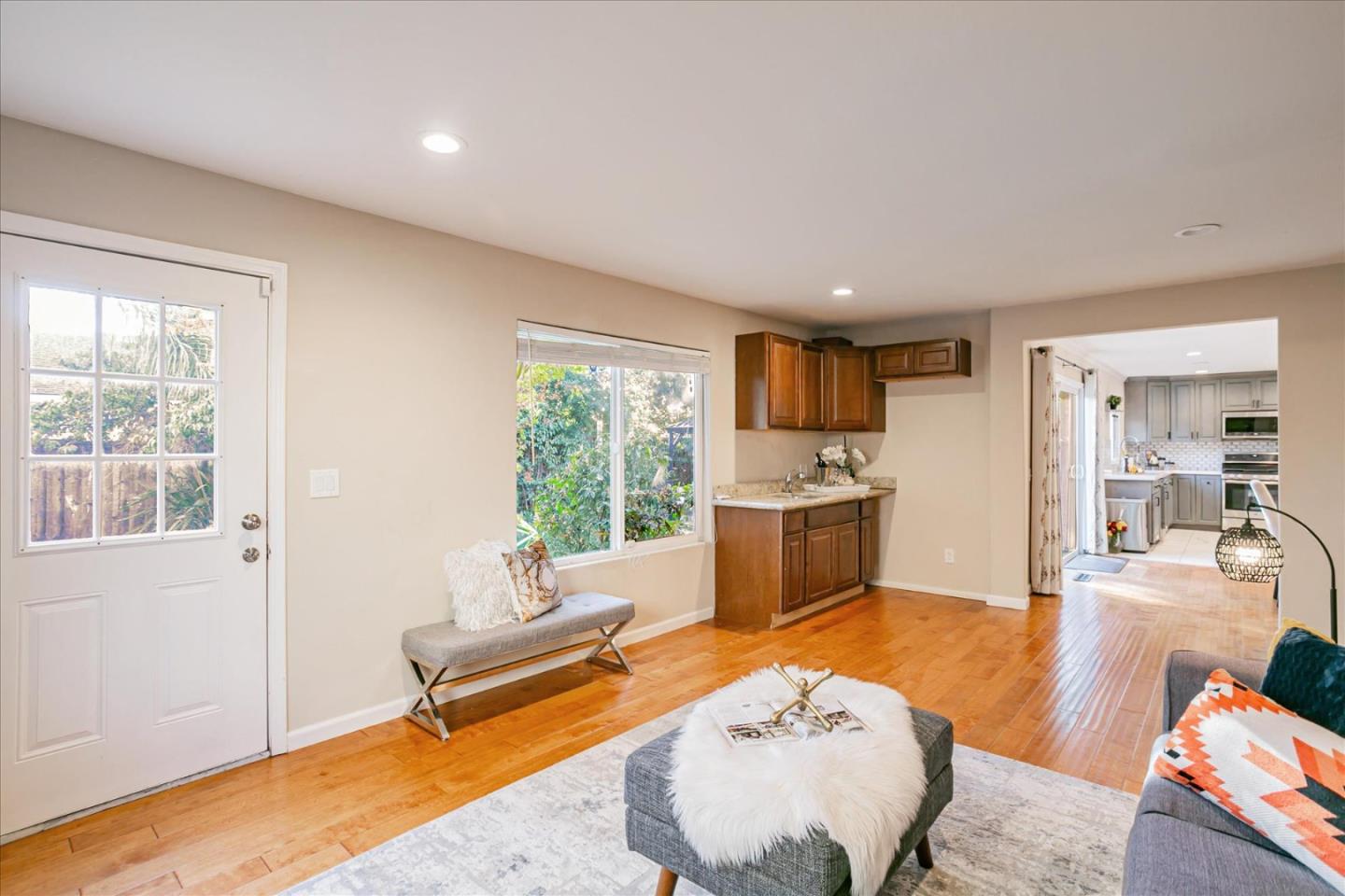 5680 Silver Leaf RD