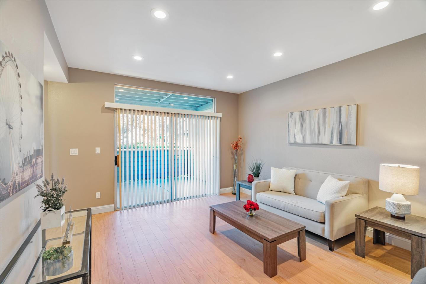229 Shadow Dance DR