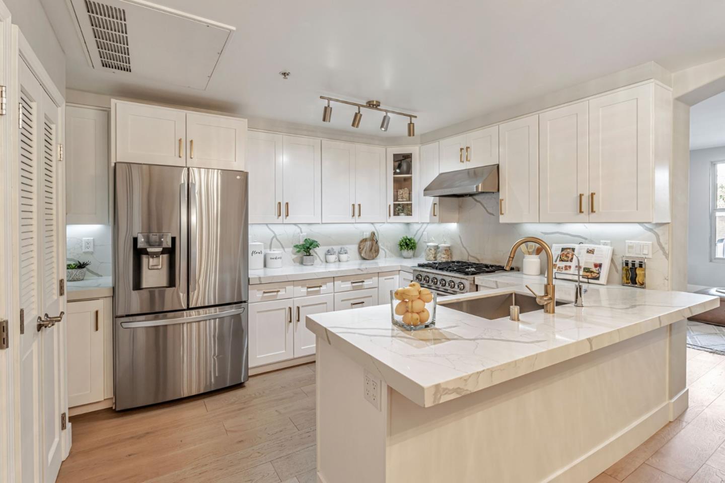30 E Julian ST 212