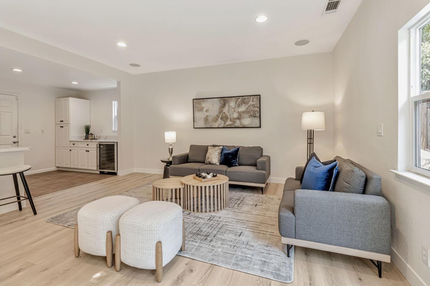 1724 Graham LN