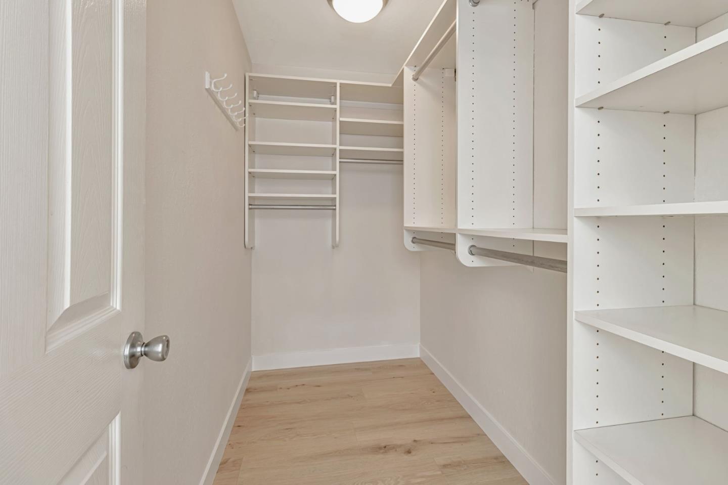 1724 Graham LN