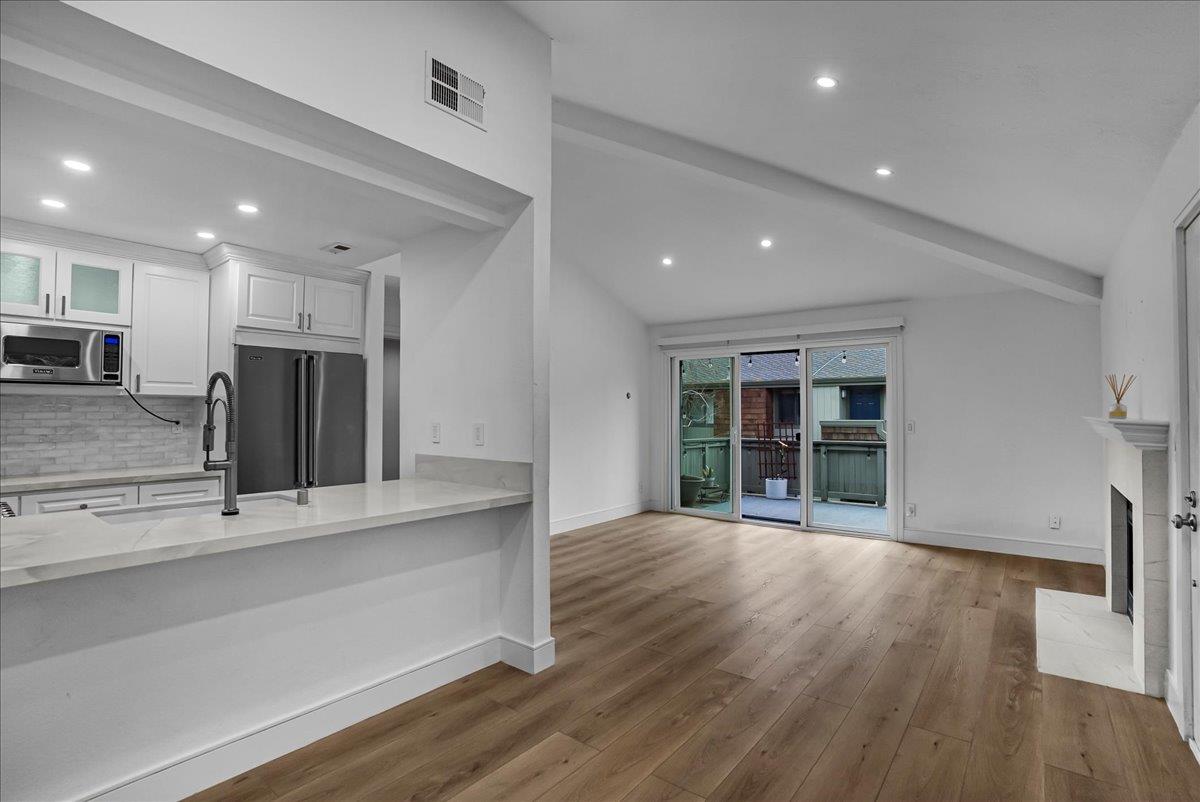 2014 La Terrace Circle
