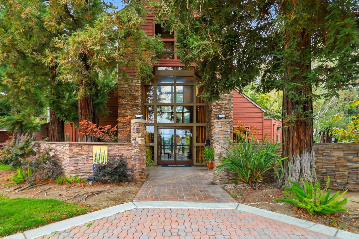 850 Catkin Court