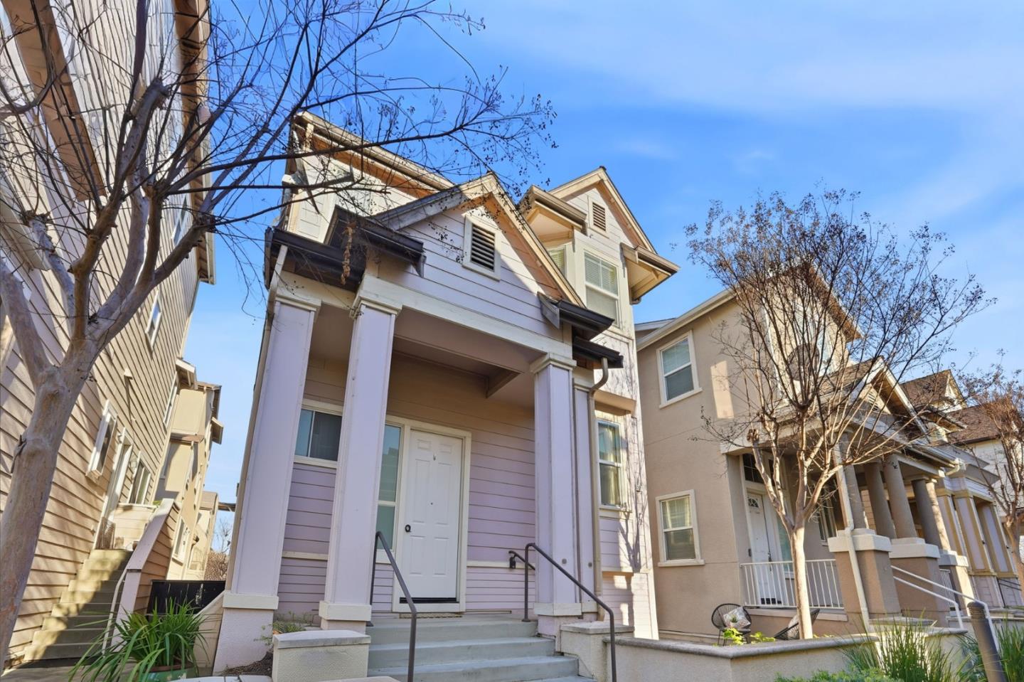 1622 Salamoni Court