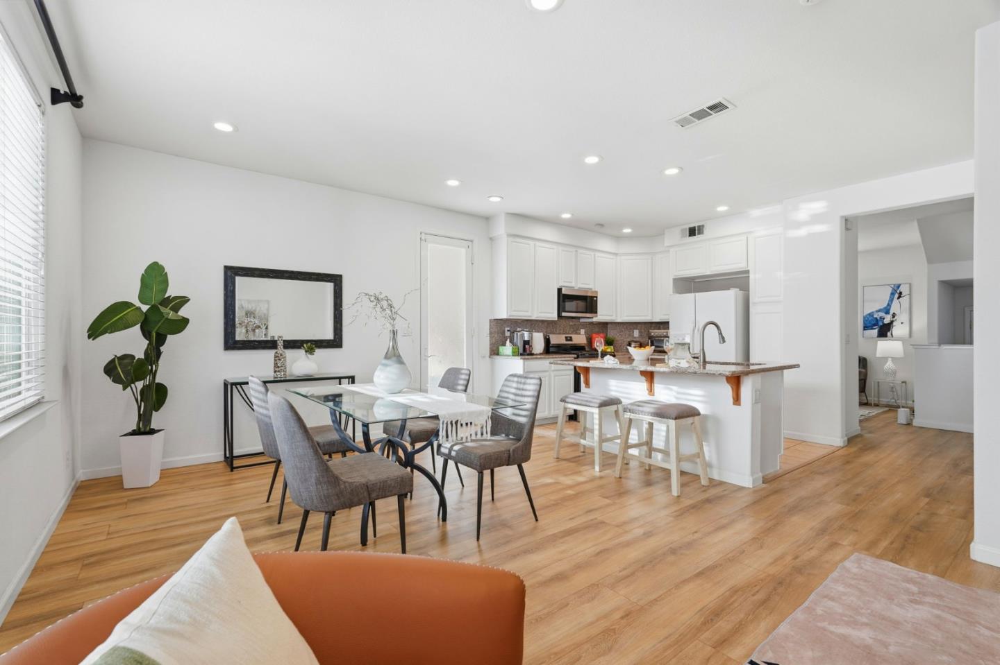 1622 Salamoni Court