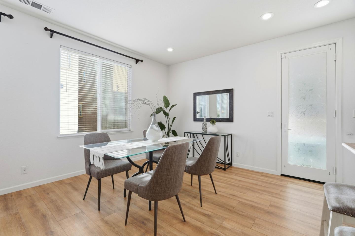 1622 Salamoni Court