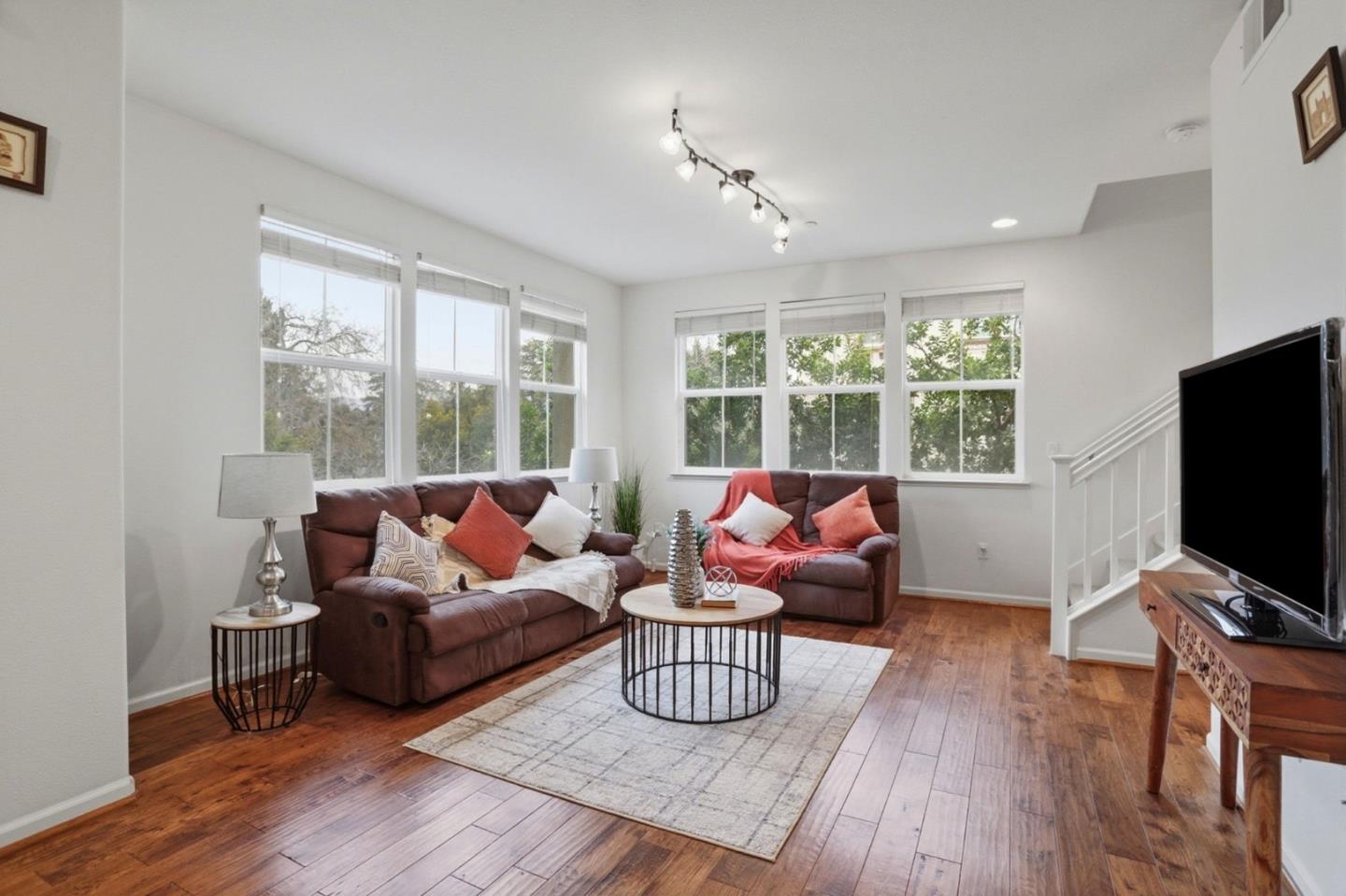 636 Messina Gardens Lane