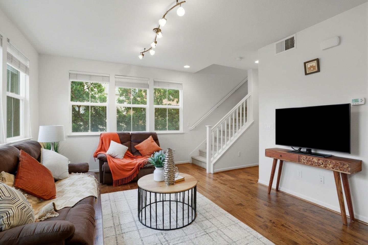 636 Messina Gardens Lane