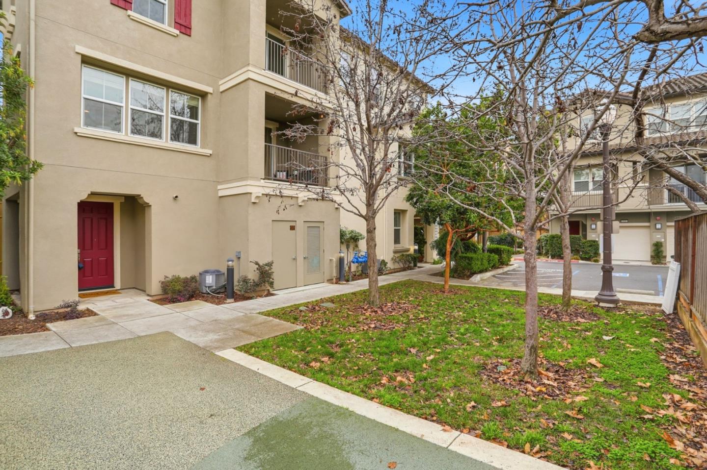 636 Messina Gardens Lane