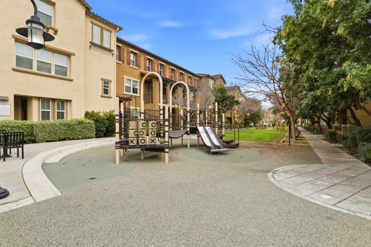 636 Messina Gardens Lane