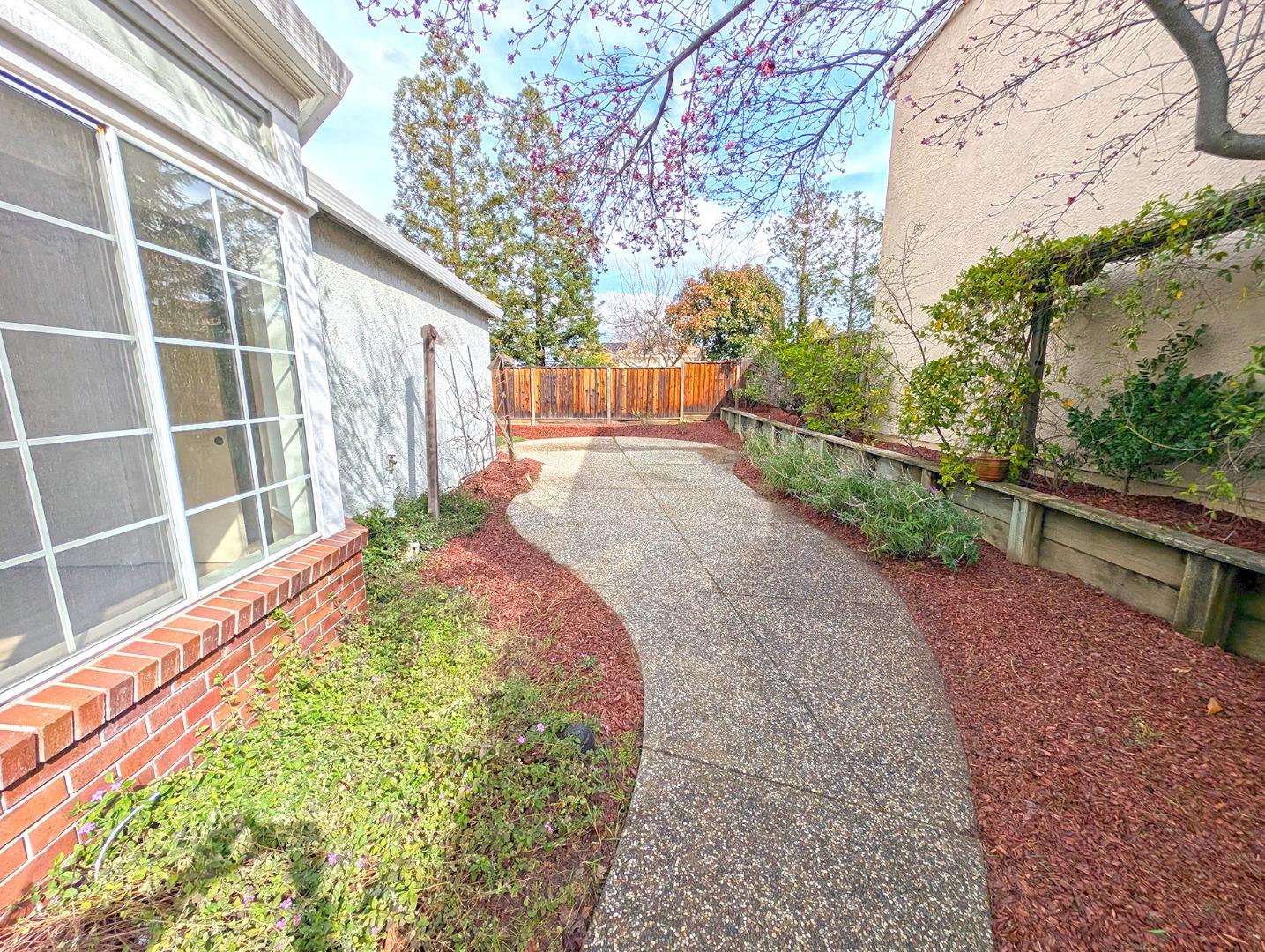 1059 Quail Creek Circle