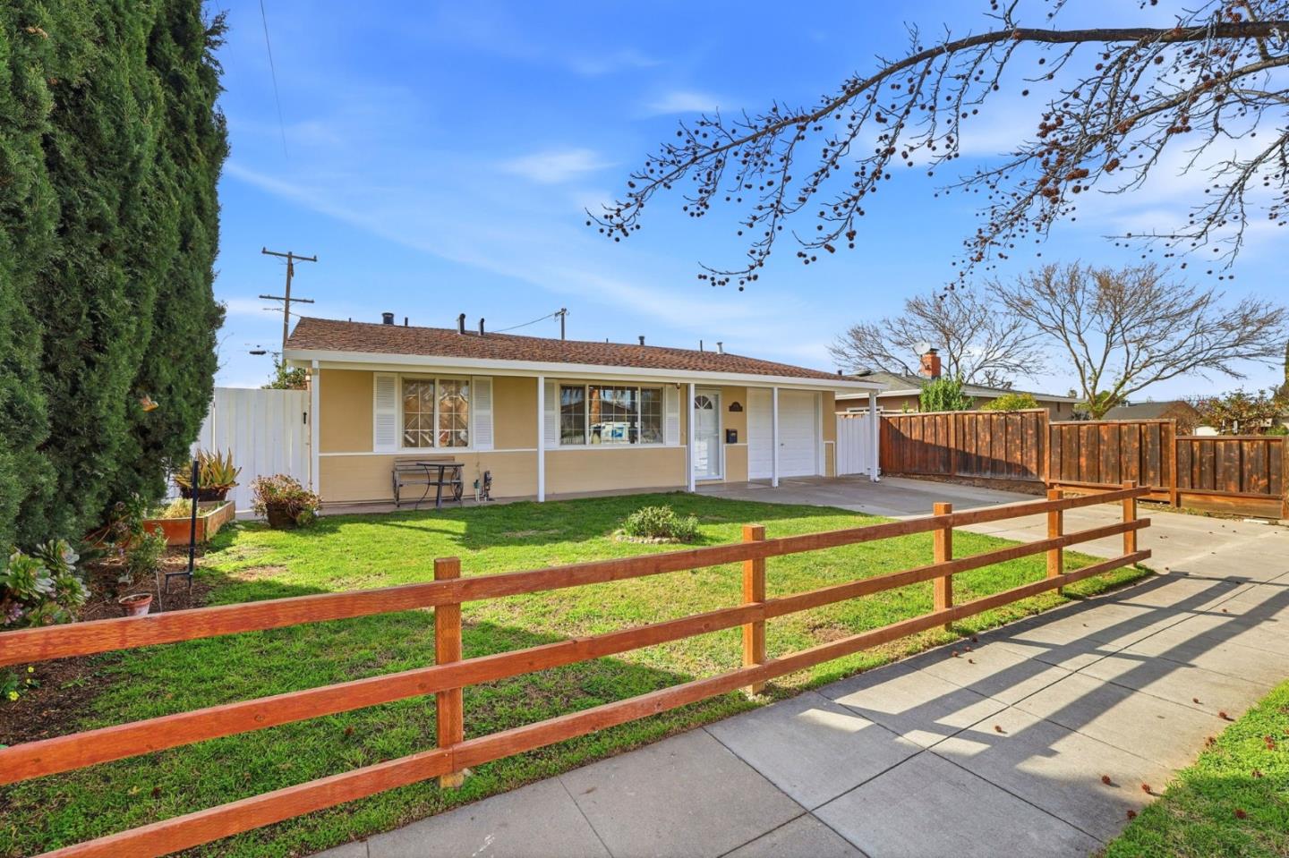 3083 Irlanda Way