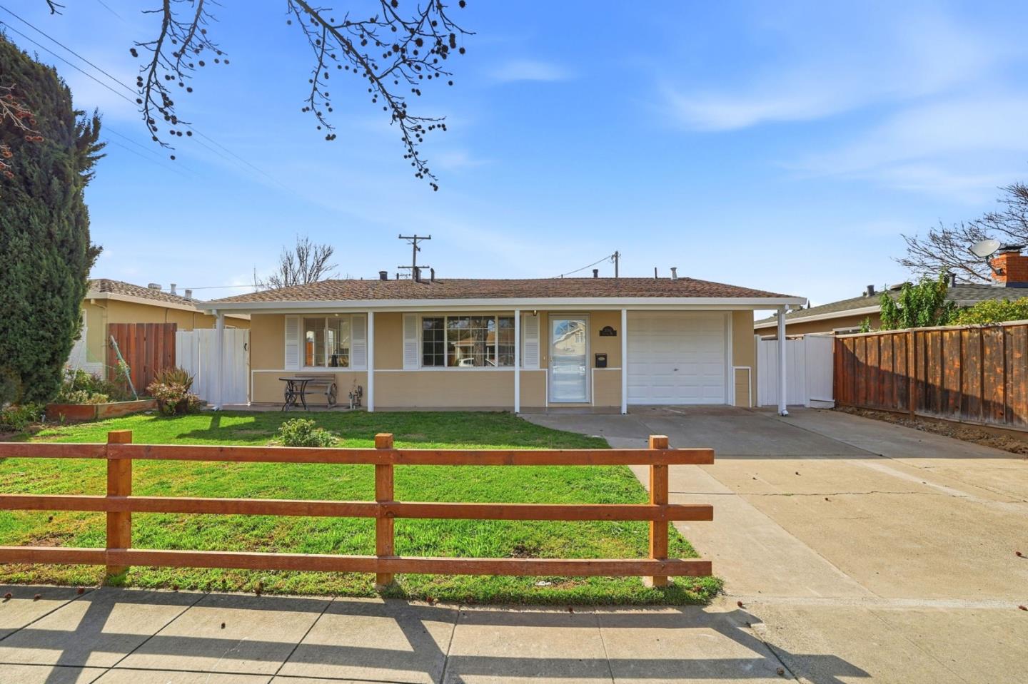 3083 Irlanda Way