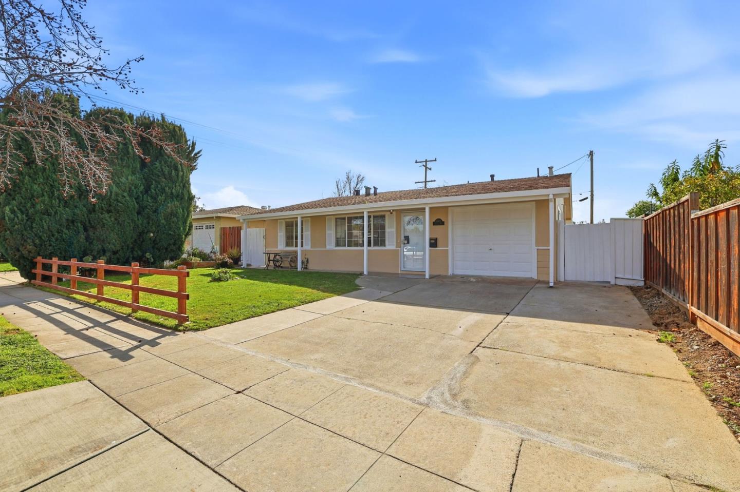 3083 Irlanda Way