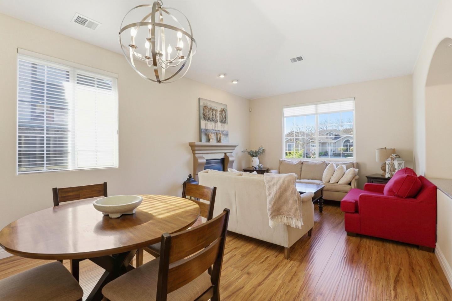 580 Calle Buena Vista