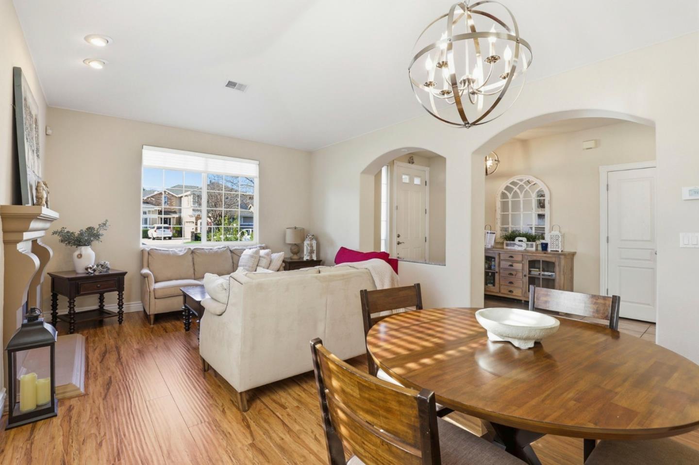 580 Calle Buena Vista