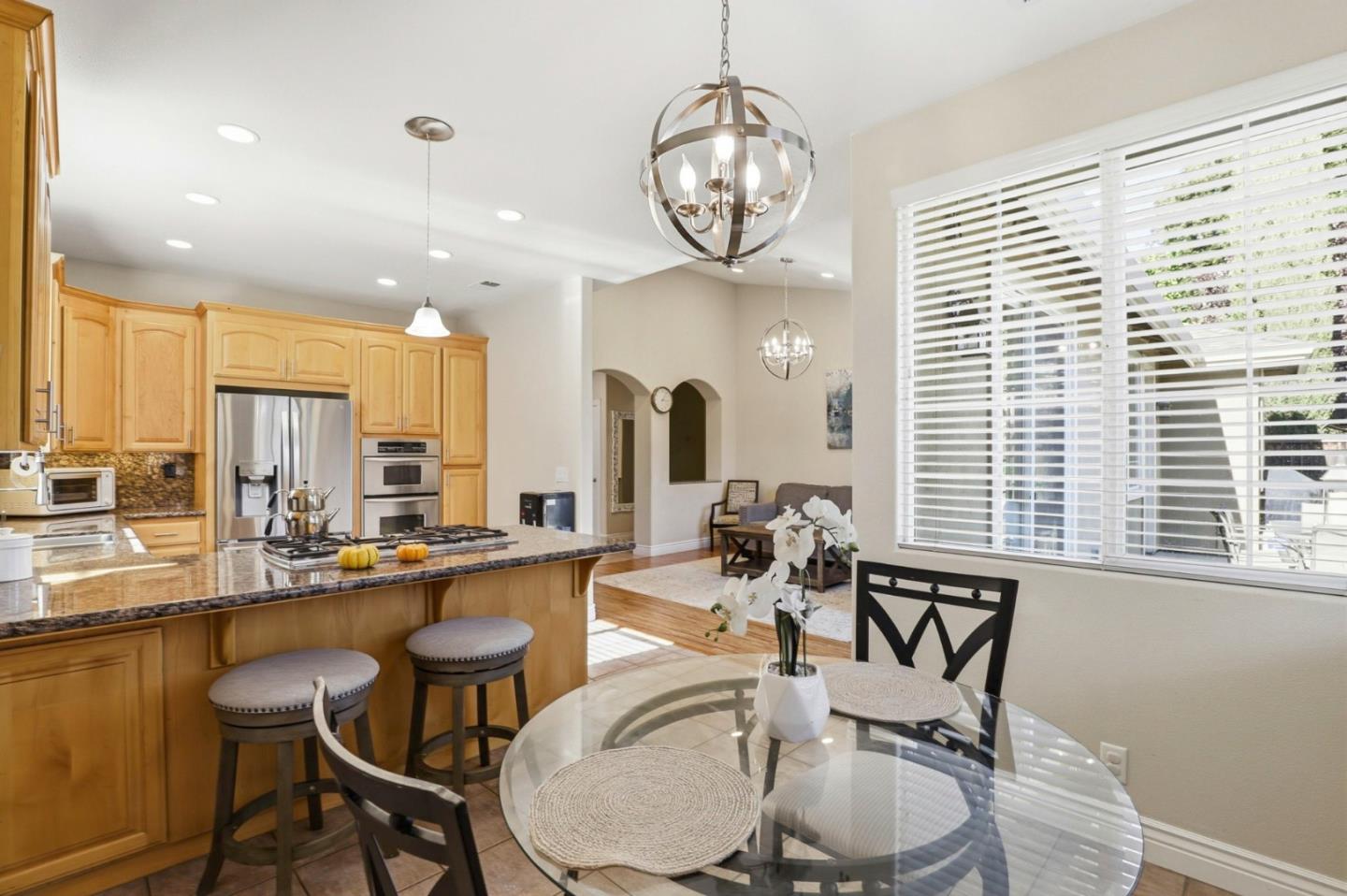 580 Calle Buena Vista