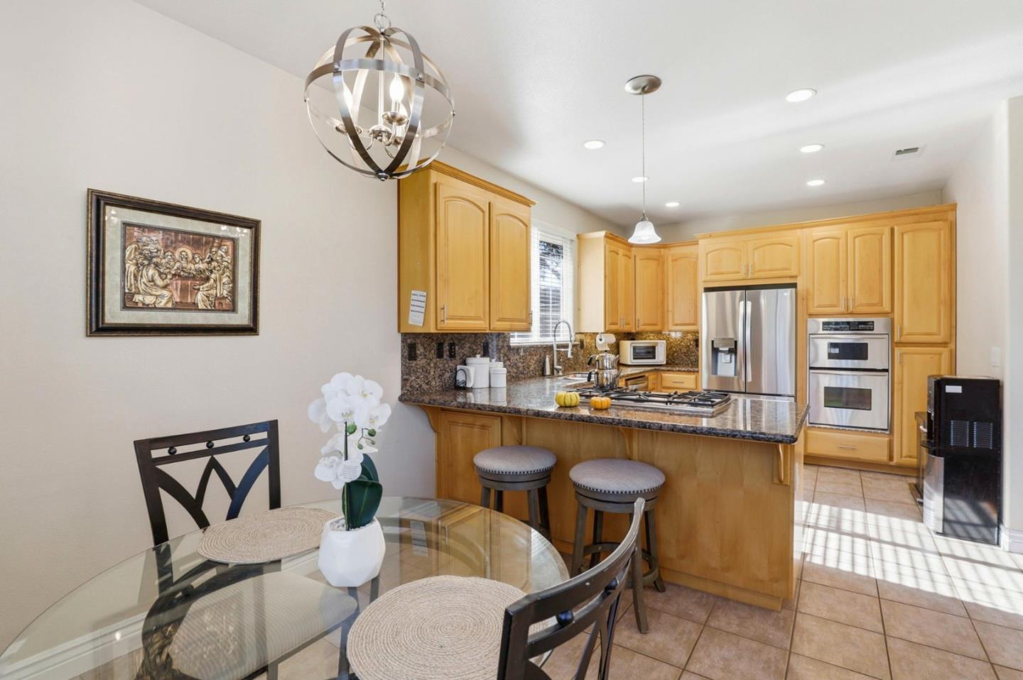 580 Calle Buena Vista