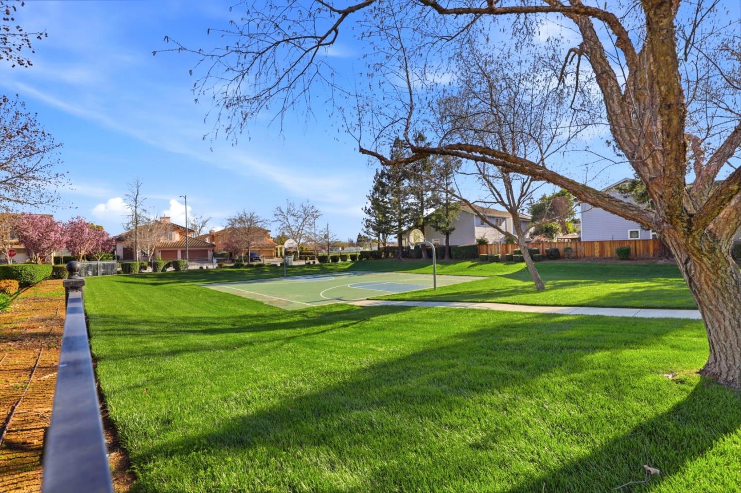 580 Calle Buena Vista