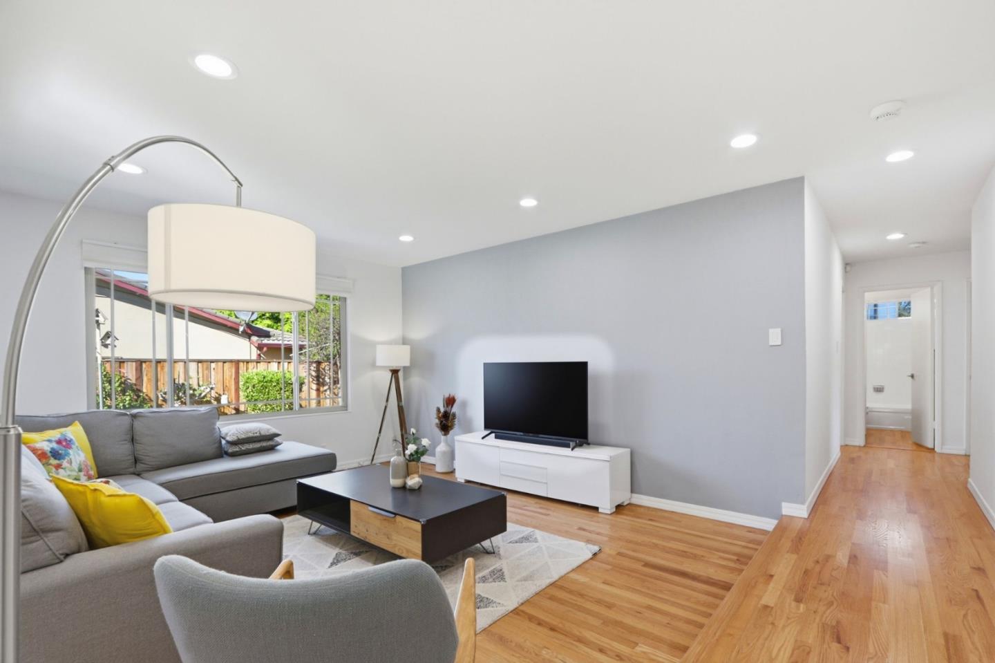 339 El Portal Way