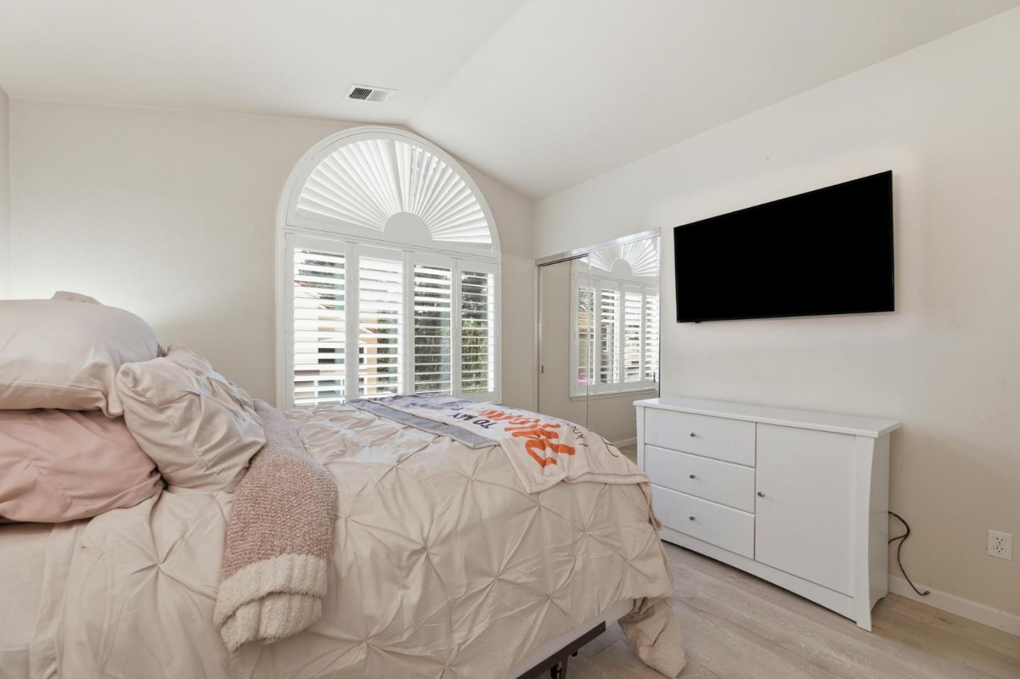 6995 Rodling Drive F