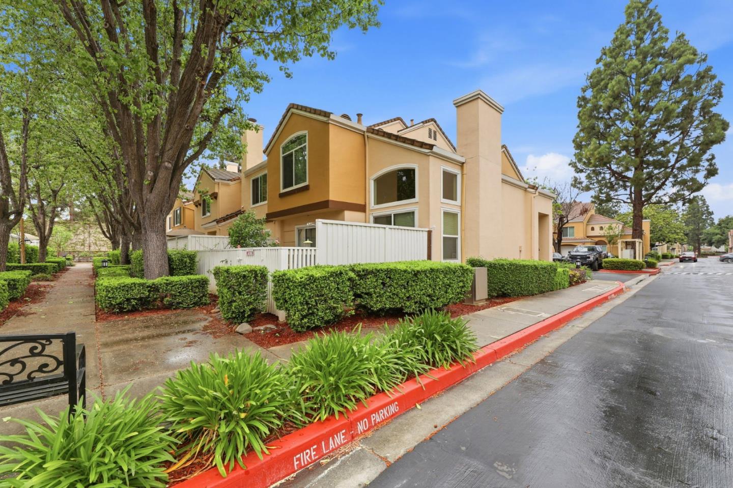 6995 Rodling Drive F