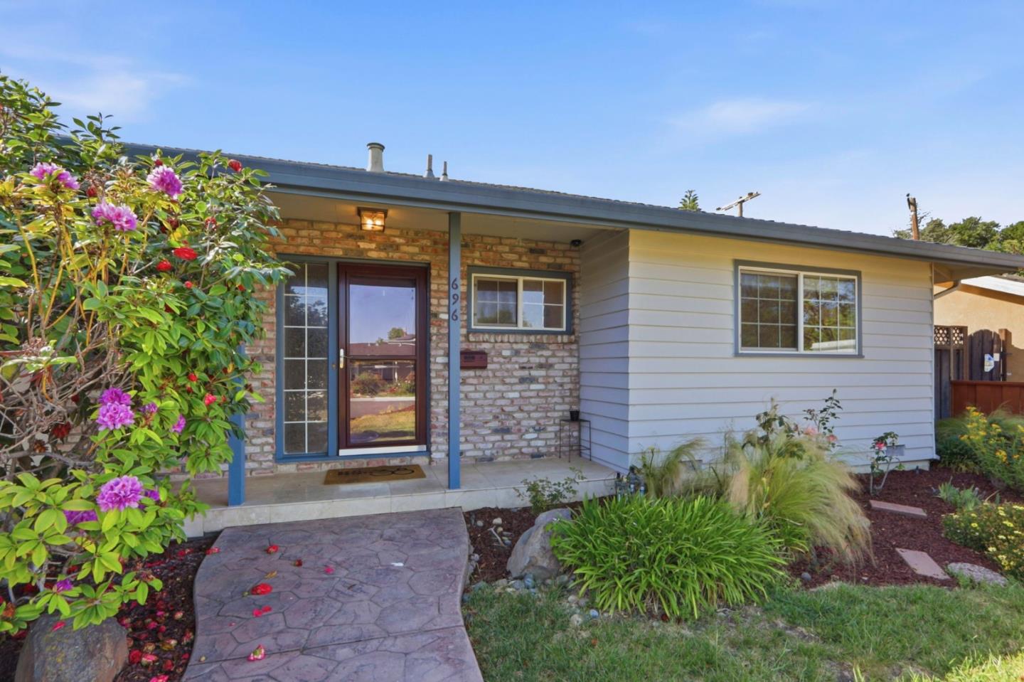 696 Giannini Drive