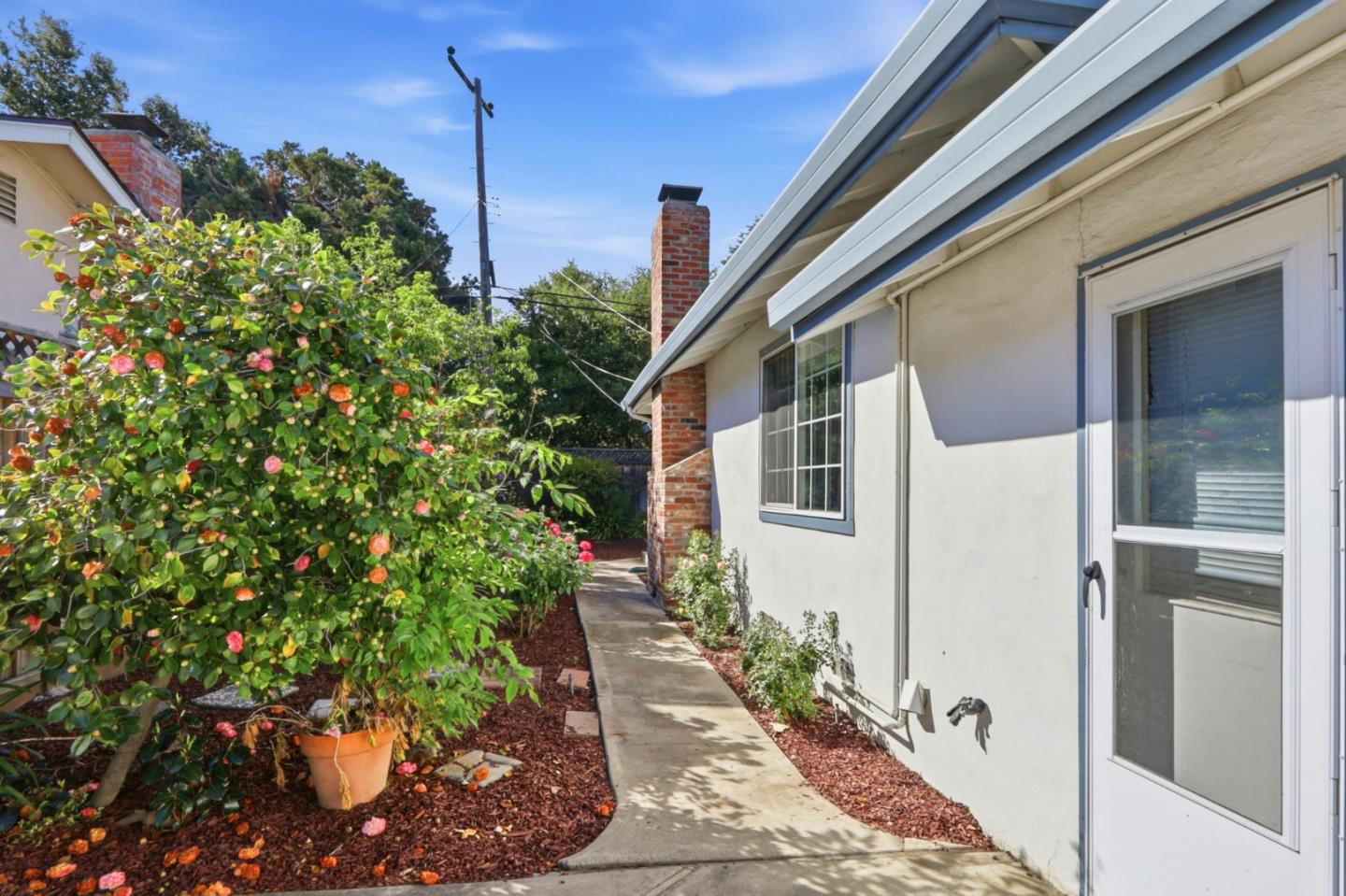 696 Giannini Drive