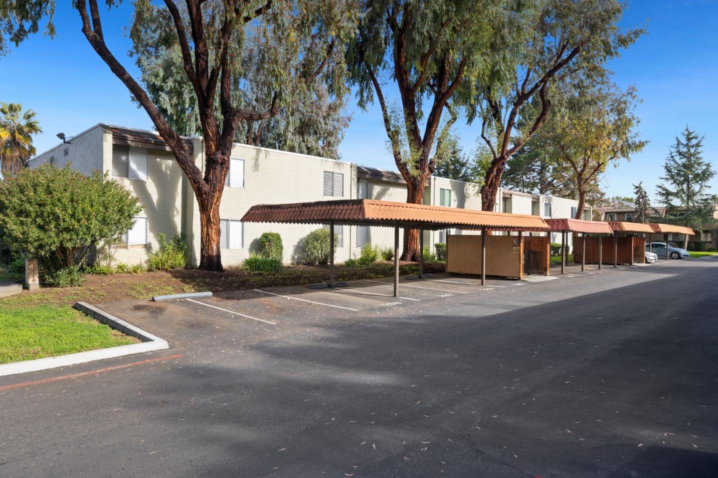 305 Tradewinds Drive 7