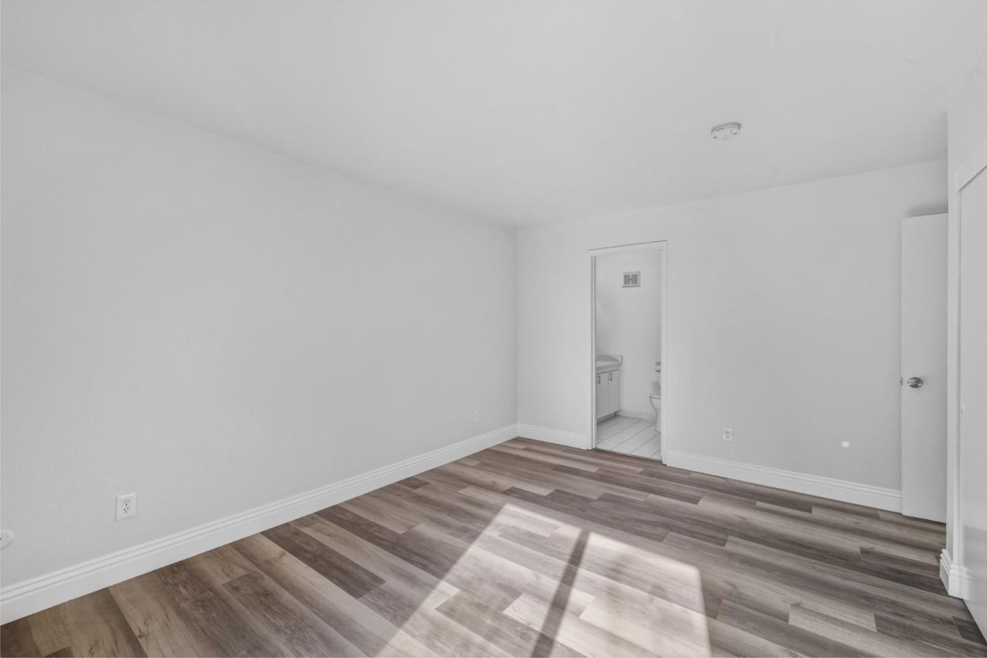 305 Tradewinds Drive 7