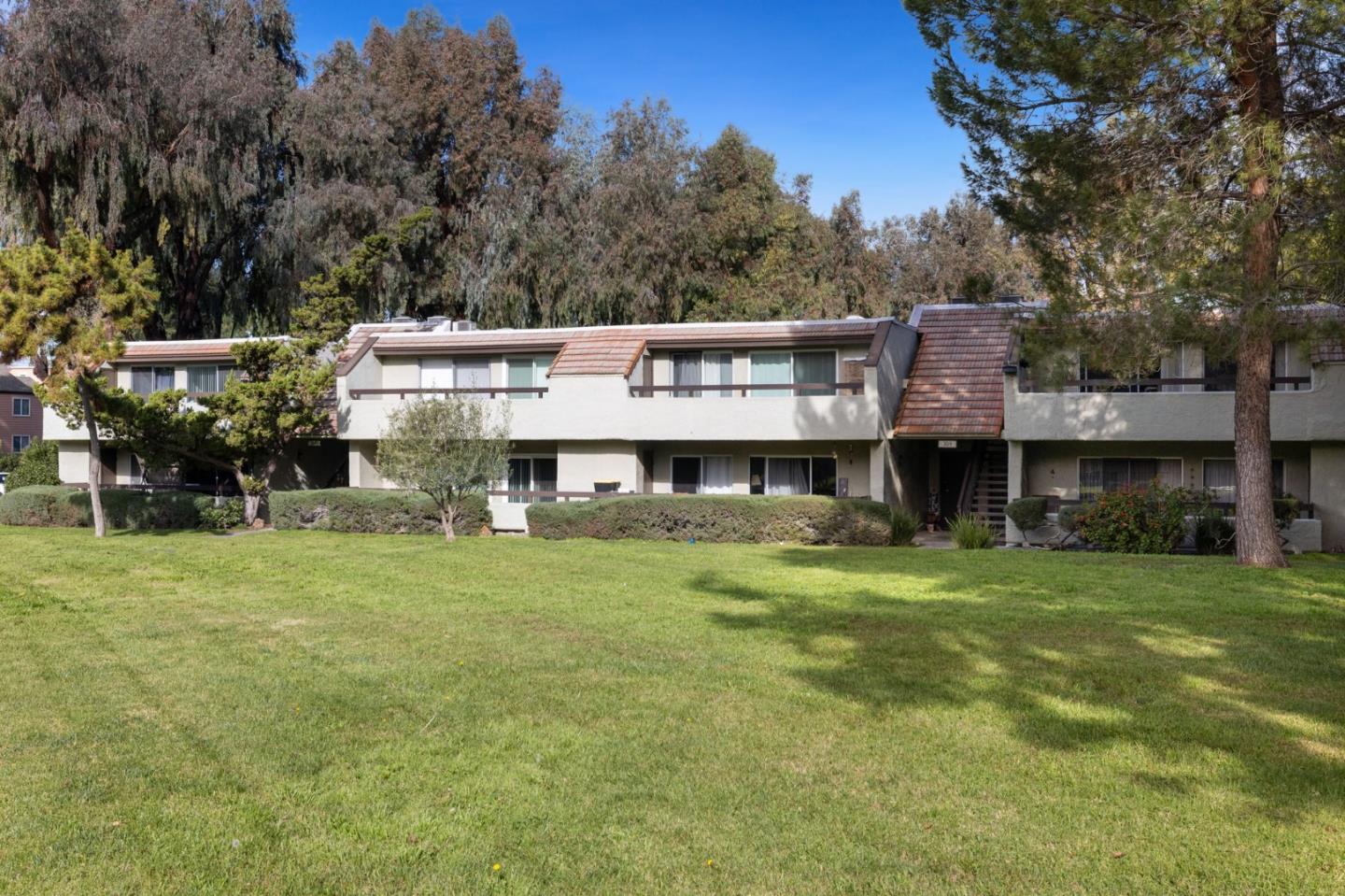 305 Tradewinds Drive 7