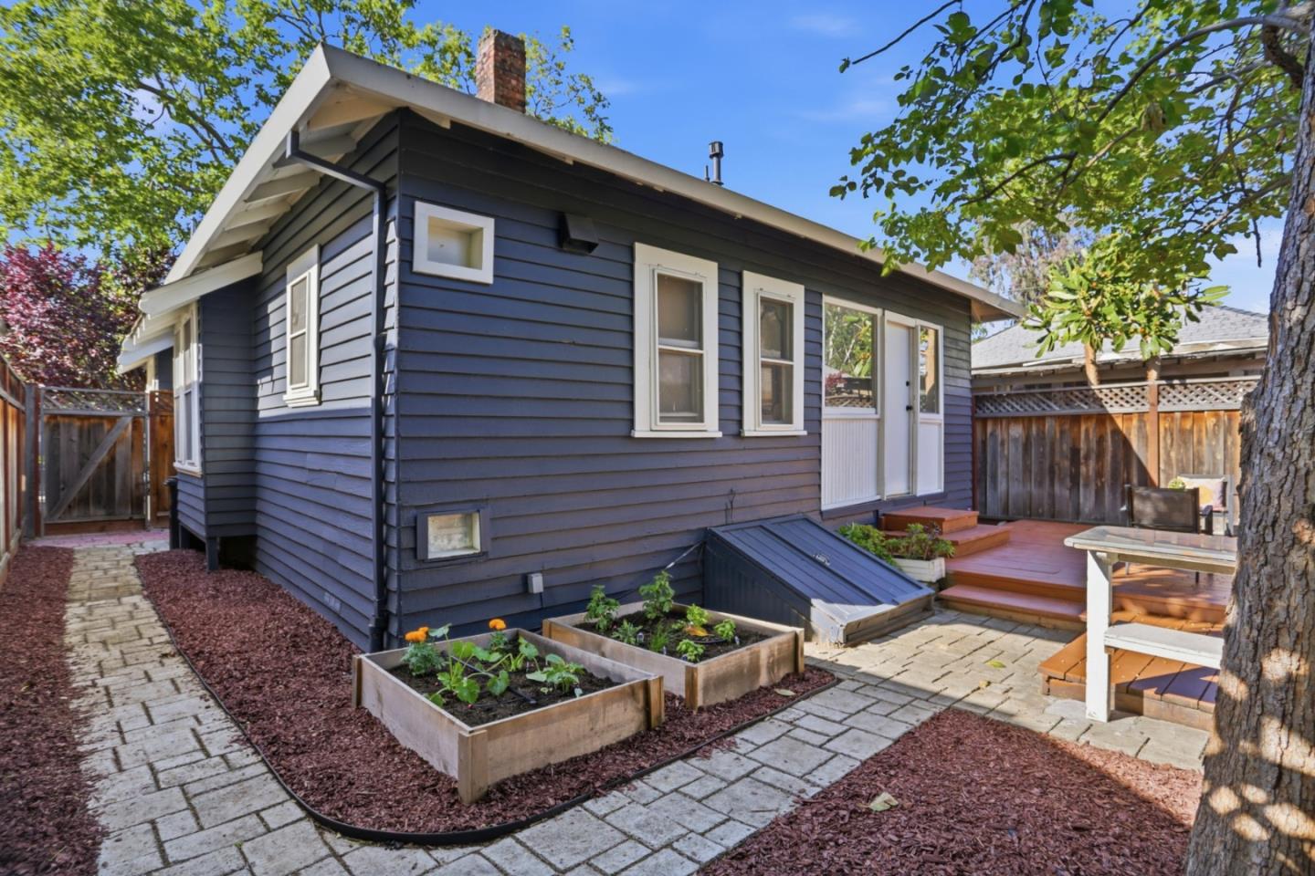 232 Washington Street