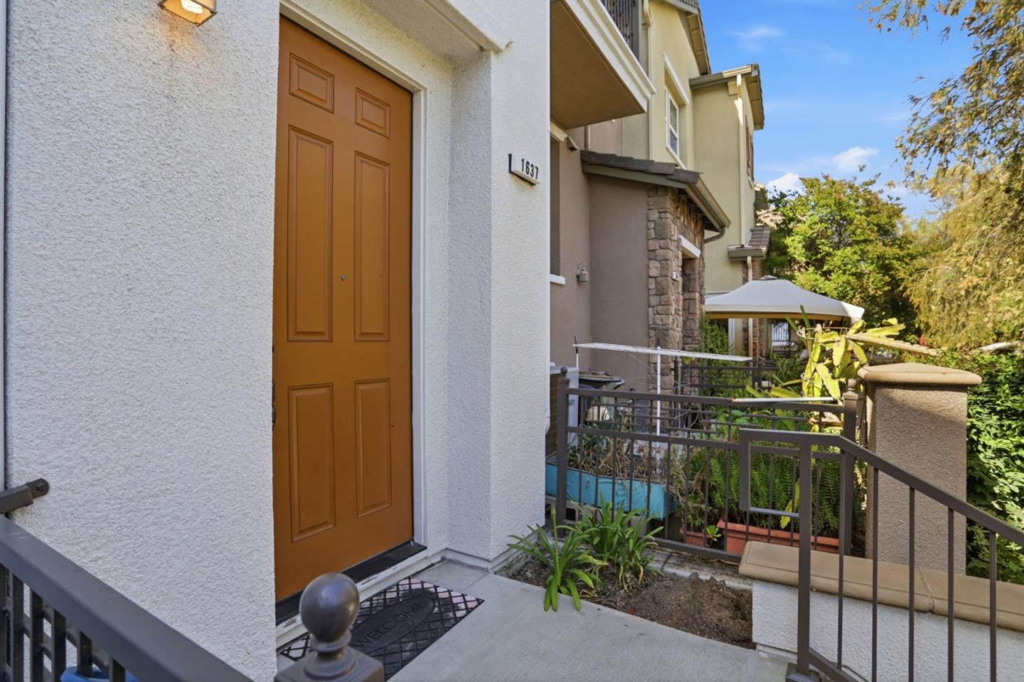 1637 Mabury Road