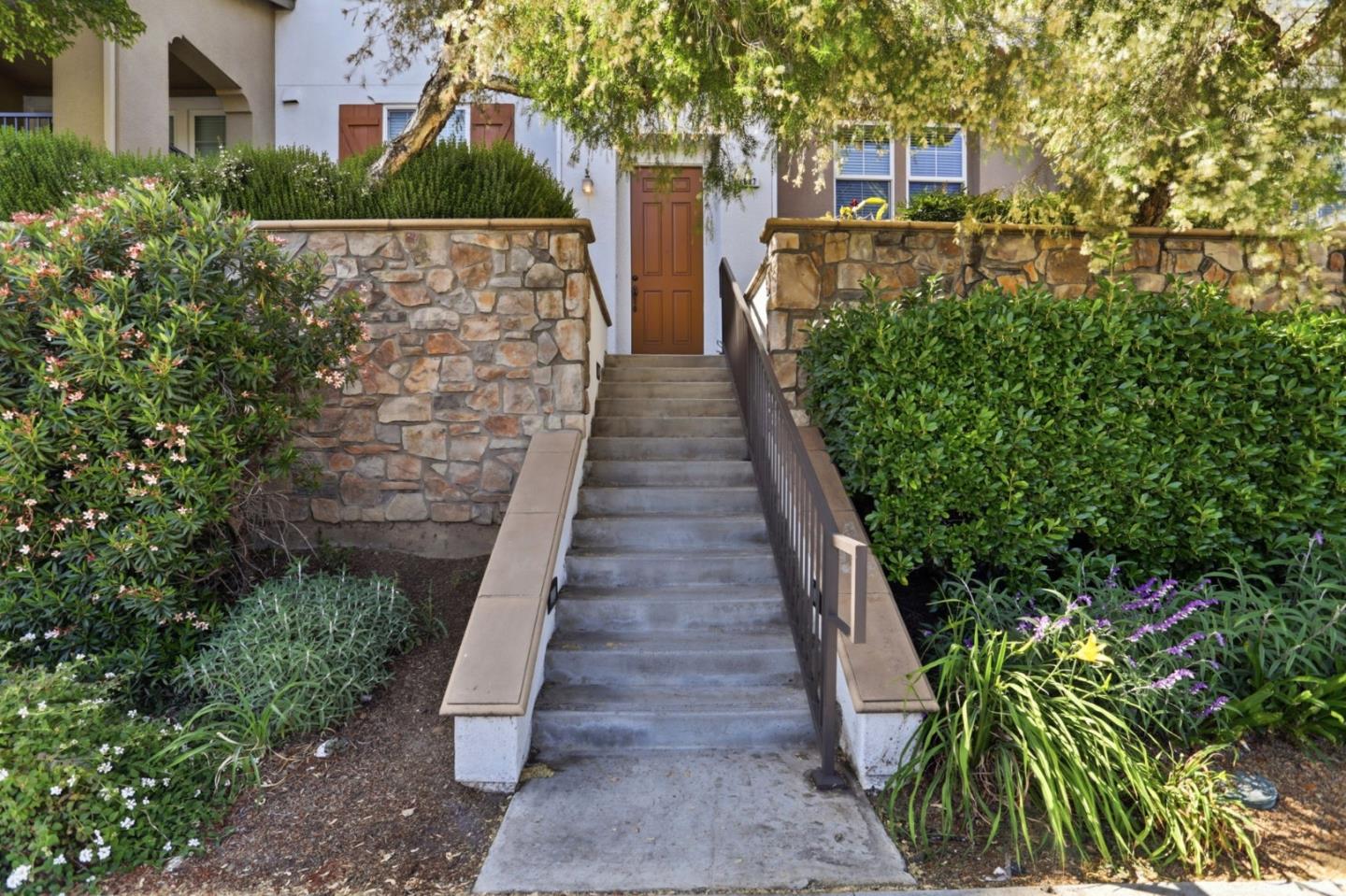 1637 Mabury Road