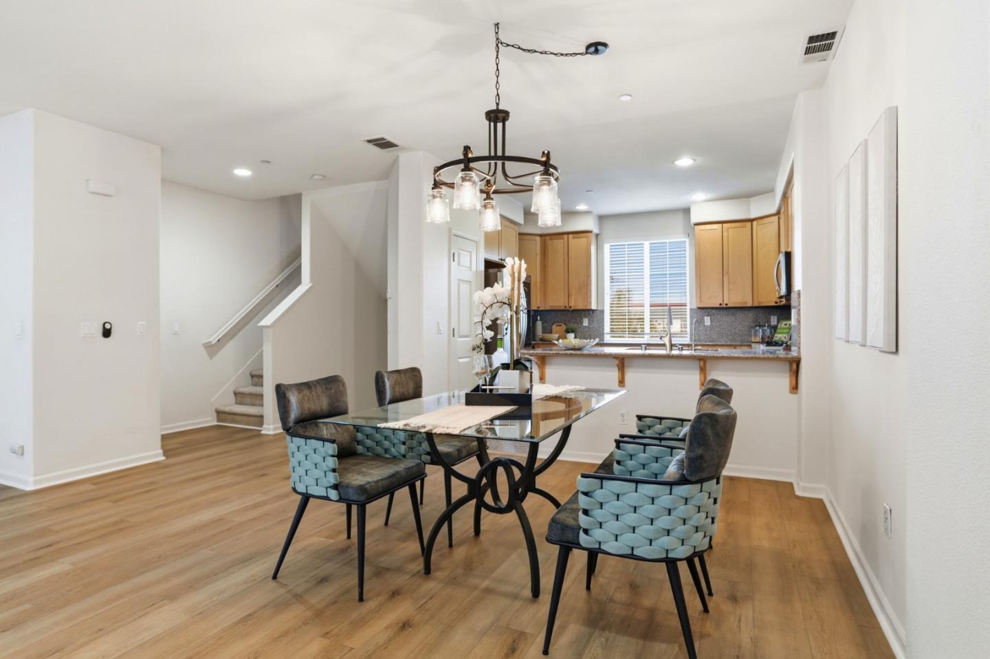 1637 Mabury Road