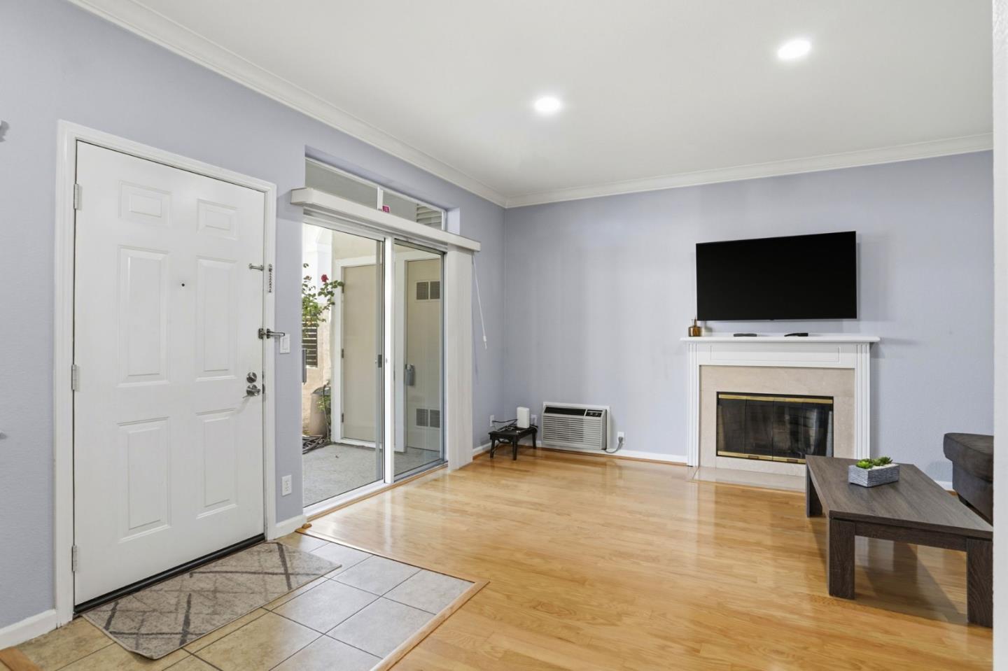 2968 Moorpark Avenue 17